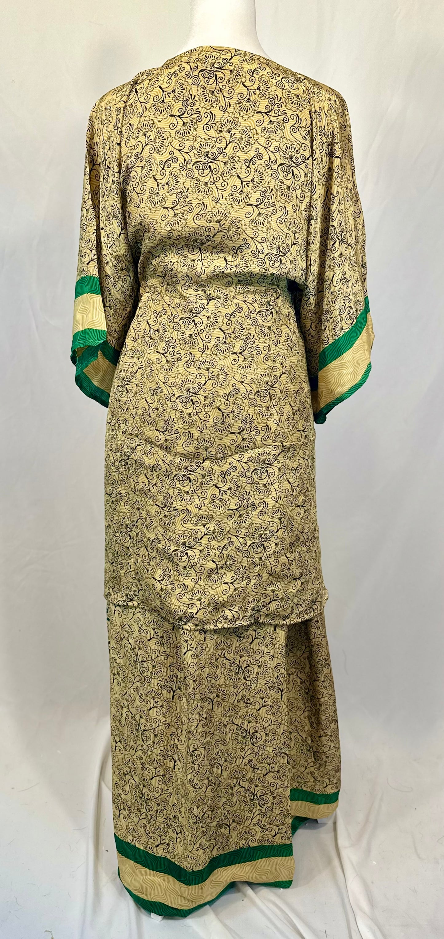 Plus Nahima Kaftan Set