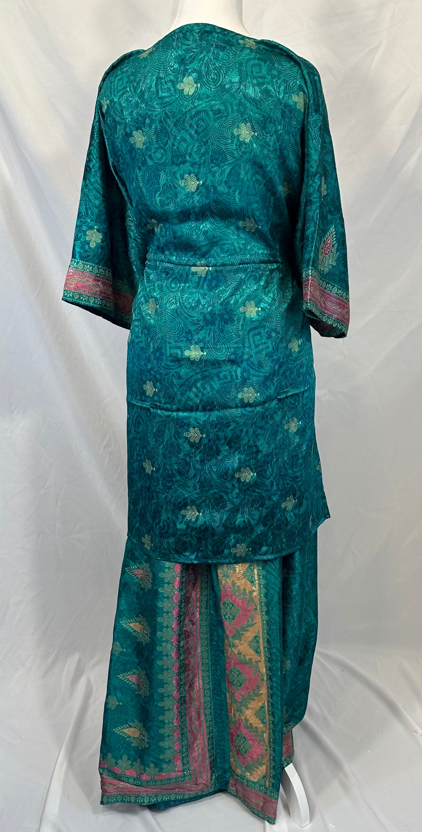 Plus Nahima Kaftan Set