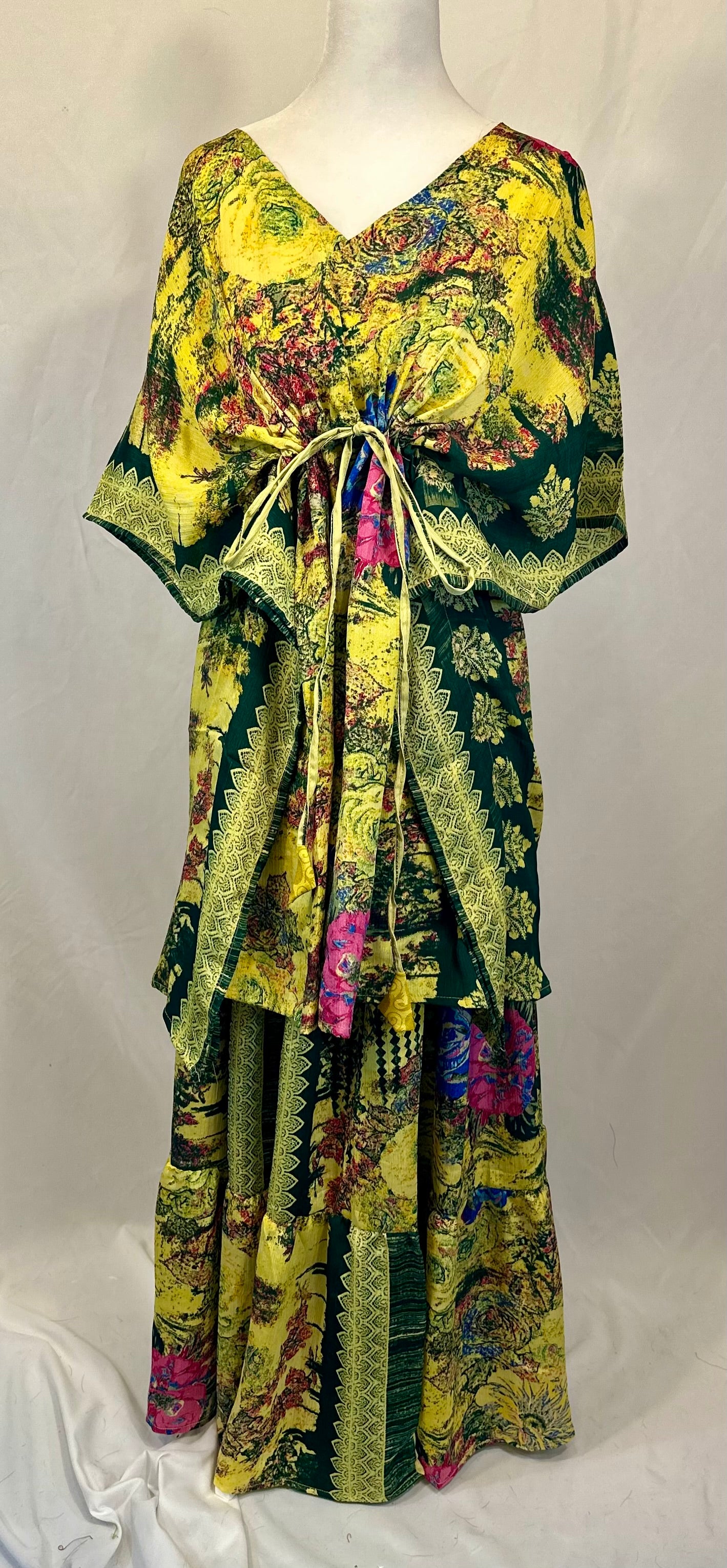 Plus Nahima Kaftan Set