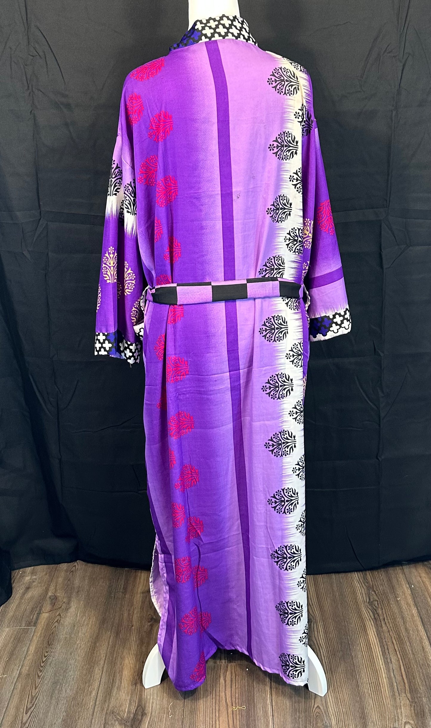 Taya Kimono