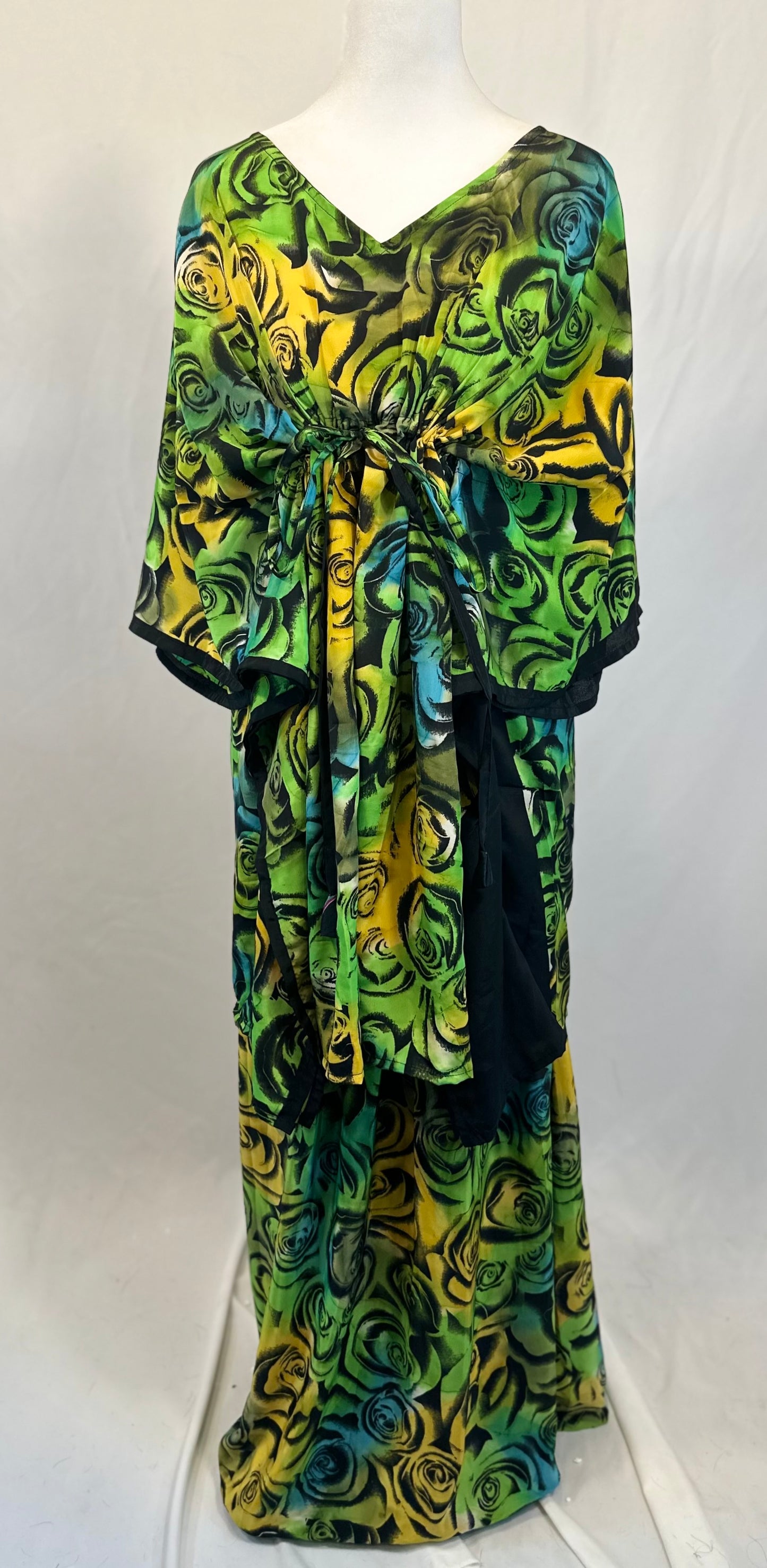 Plus Nahima Kaftan Set