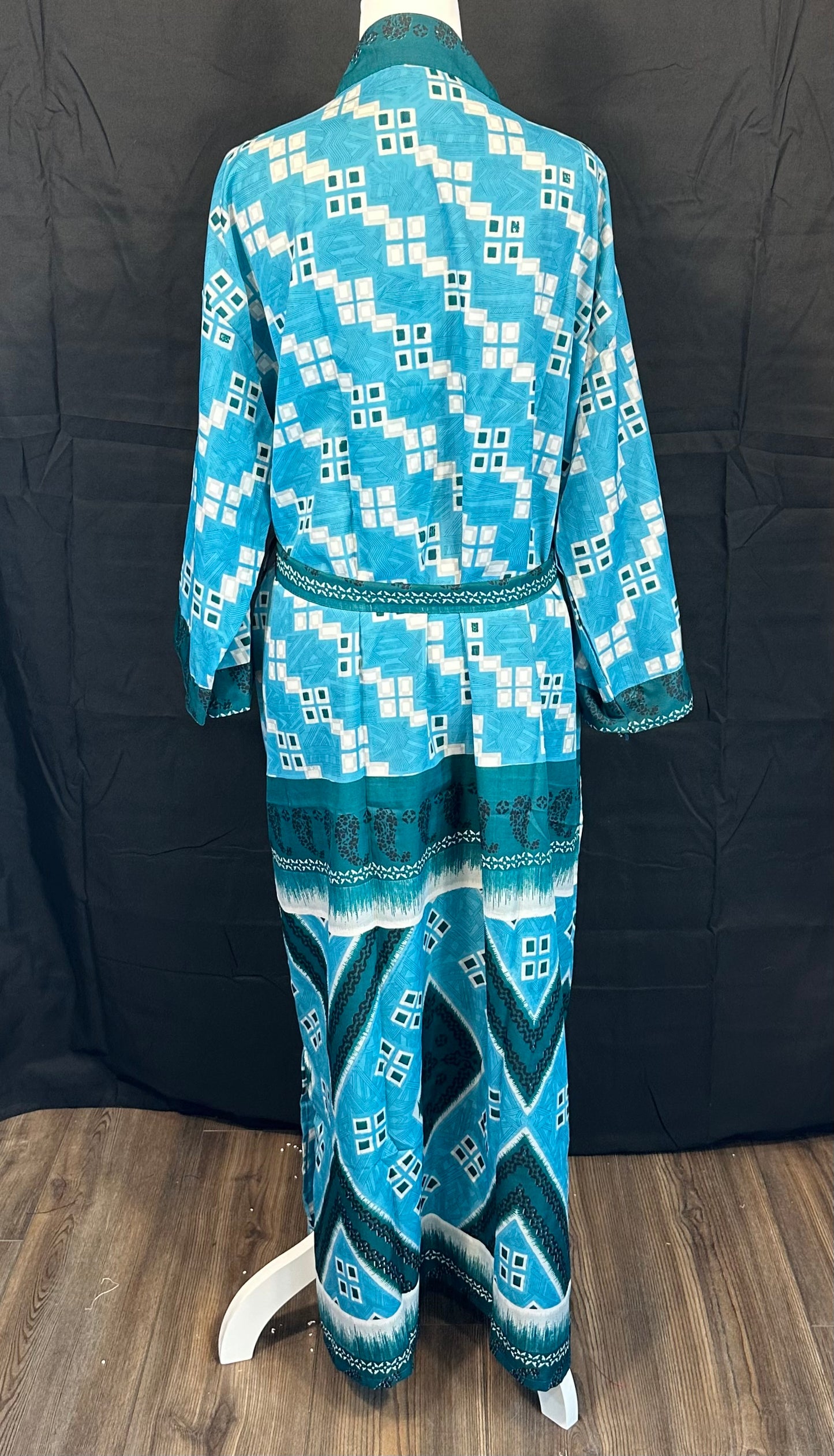 Taya Kimono