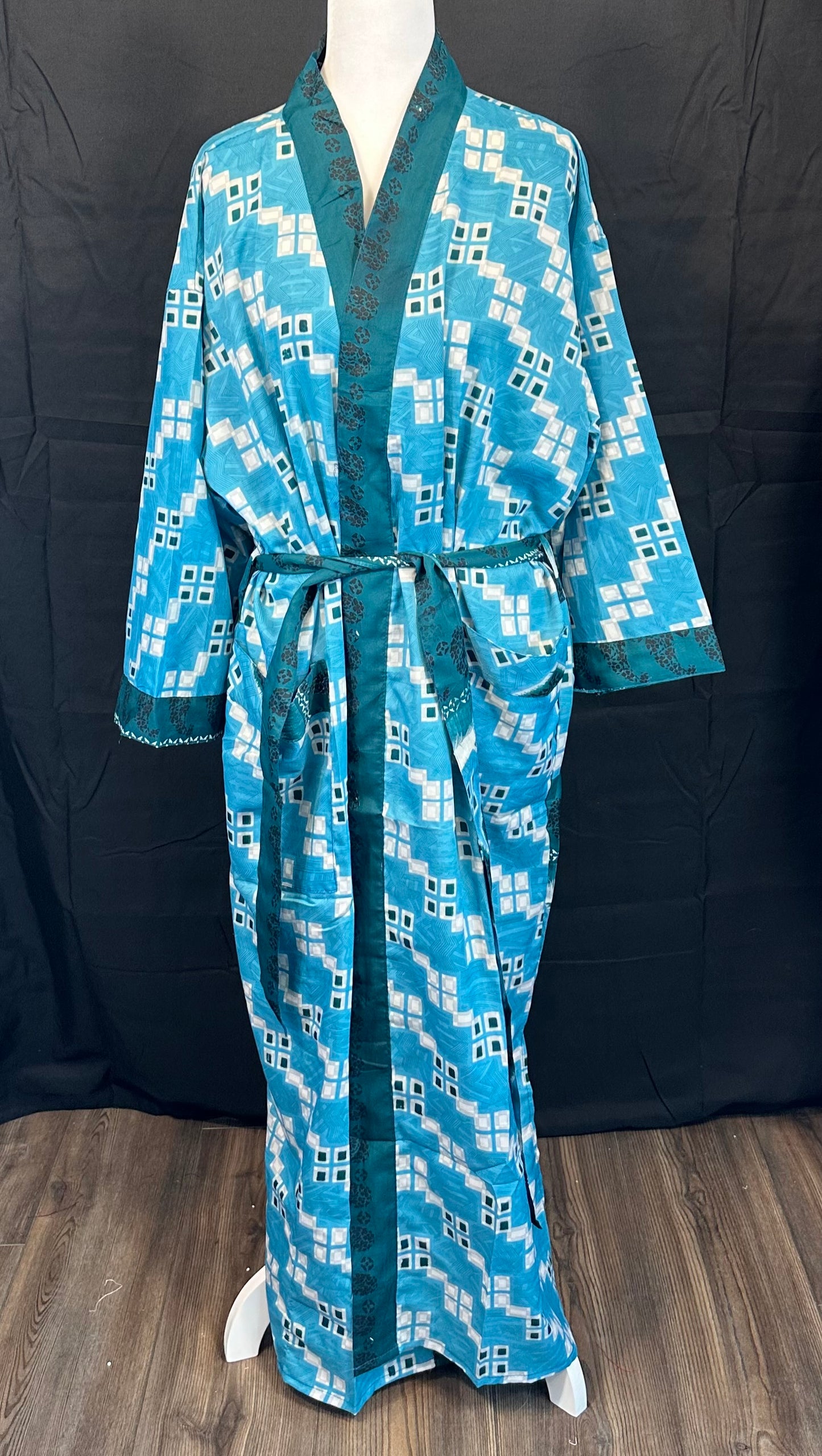 Taya Kimono