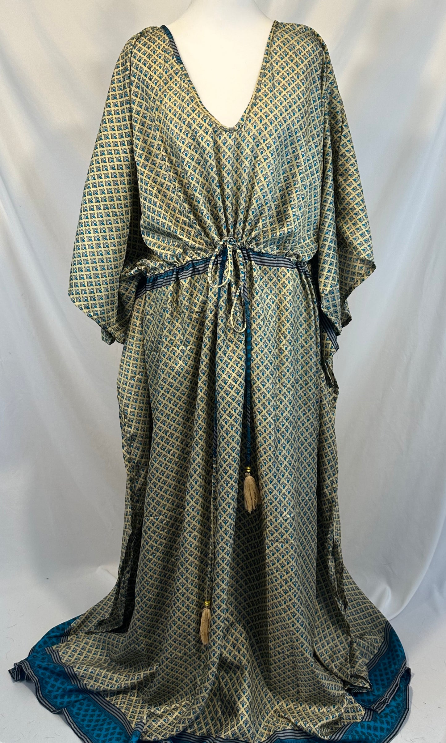 Goddess Size Nahima Kaftan